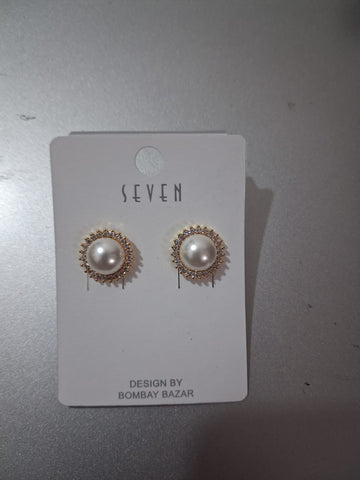 Round Pearl & Sparkling Halo Studs