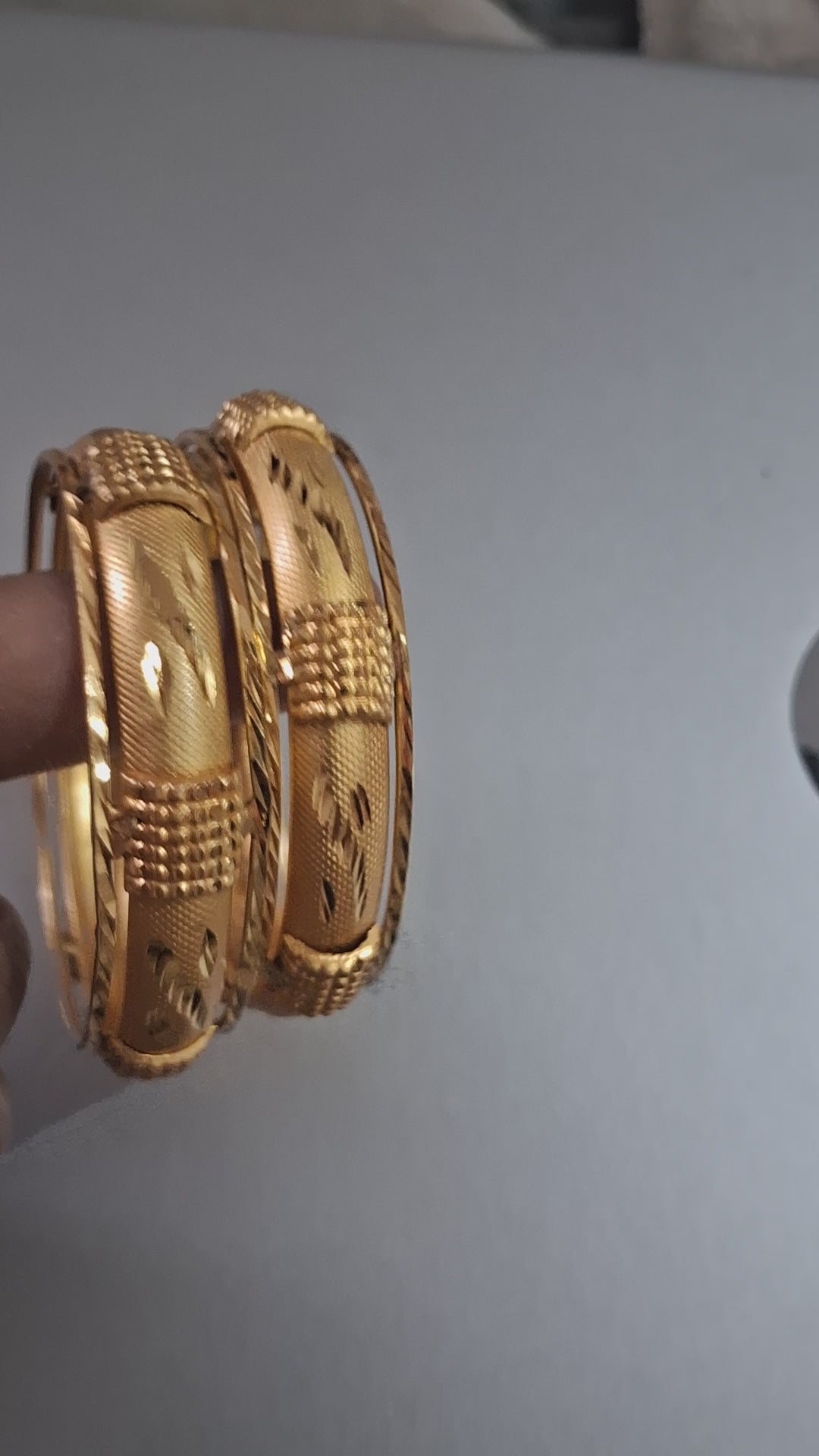 Anshuaura.com - Exquisite Gold Bangles & Heritage Jewelry