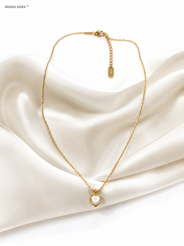 Heart Pearl Pendant Necklace – Gold