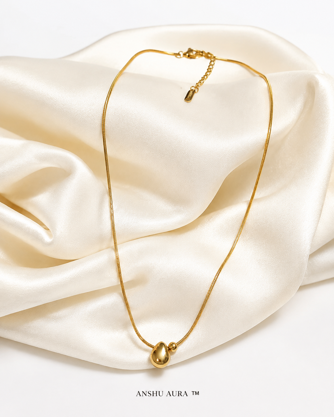 Teardrop Elegance Gold Pendant Necklace