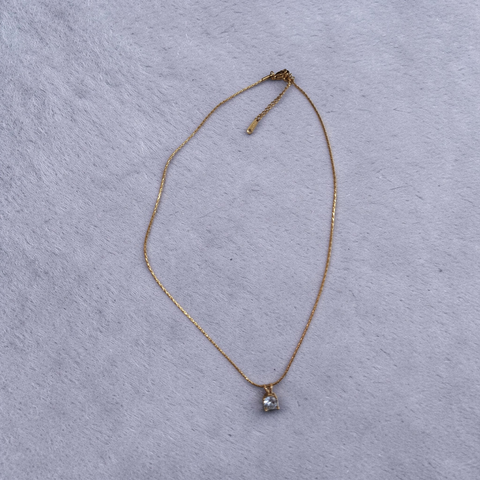 Elegant 18K Gold-Plated Solitaire Crystal Pendant Necklace
