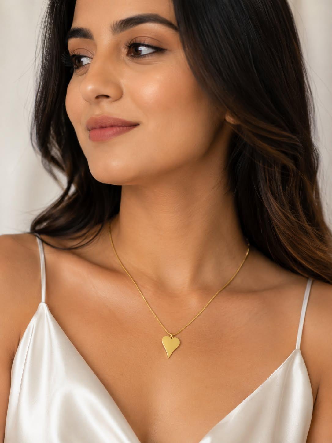 Heart Pendant Gold Necklace |