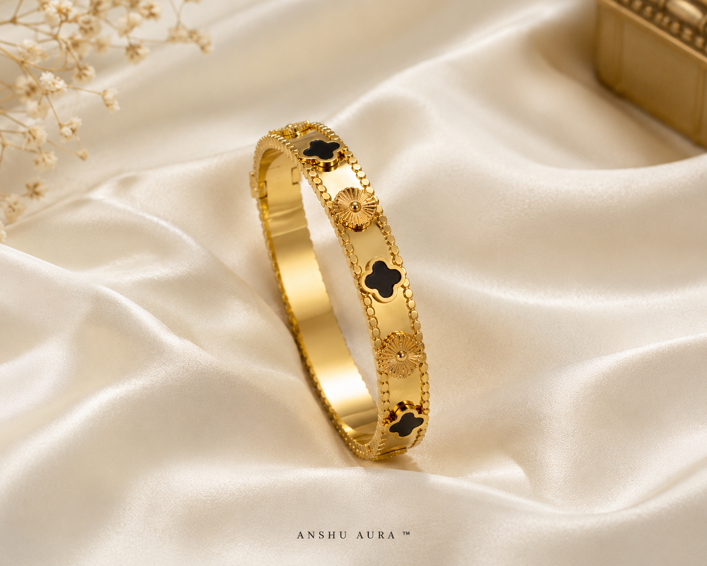 Gold Clover Anti-Tarnish Bracelet