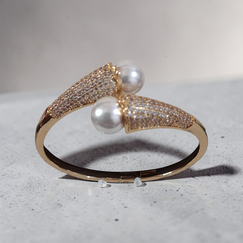 Serene Pearl & Zircon Pavé Crossover Bangle – 18K Gold Plated (Anti-Tarnish)