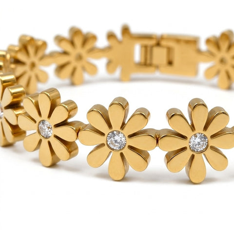 Daisy Bloom Gold Bracelet