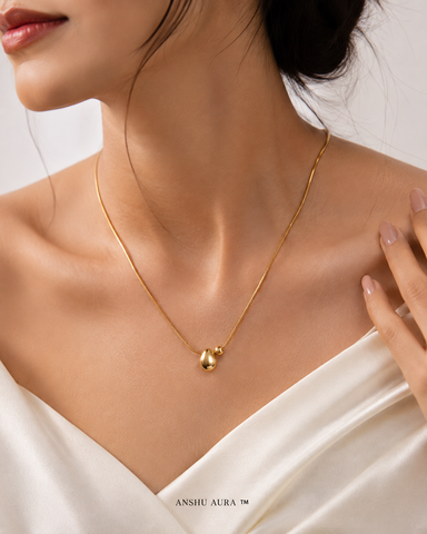 Teardrop Elegance Gold Pendant Necklace