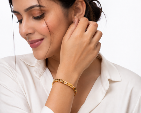 Golden Leaf Elegance Anti-Tarnish Bracelet