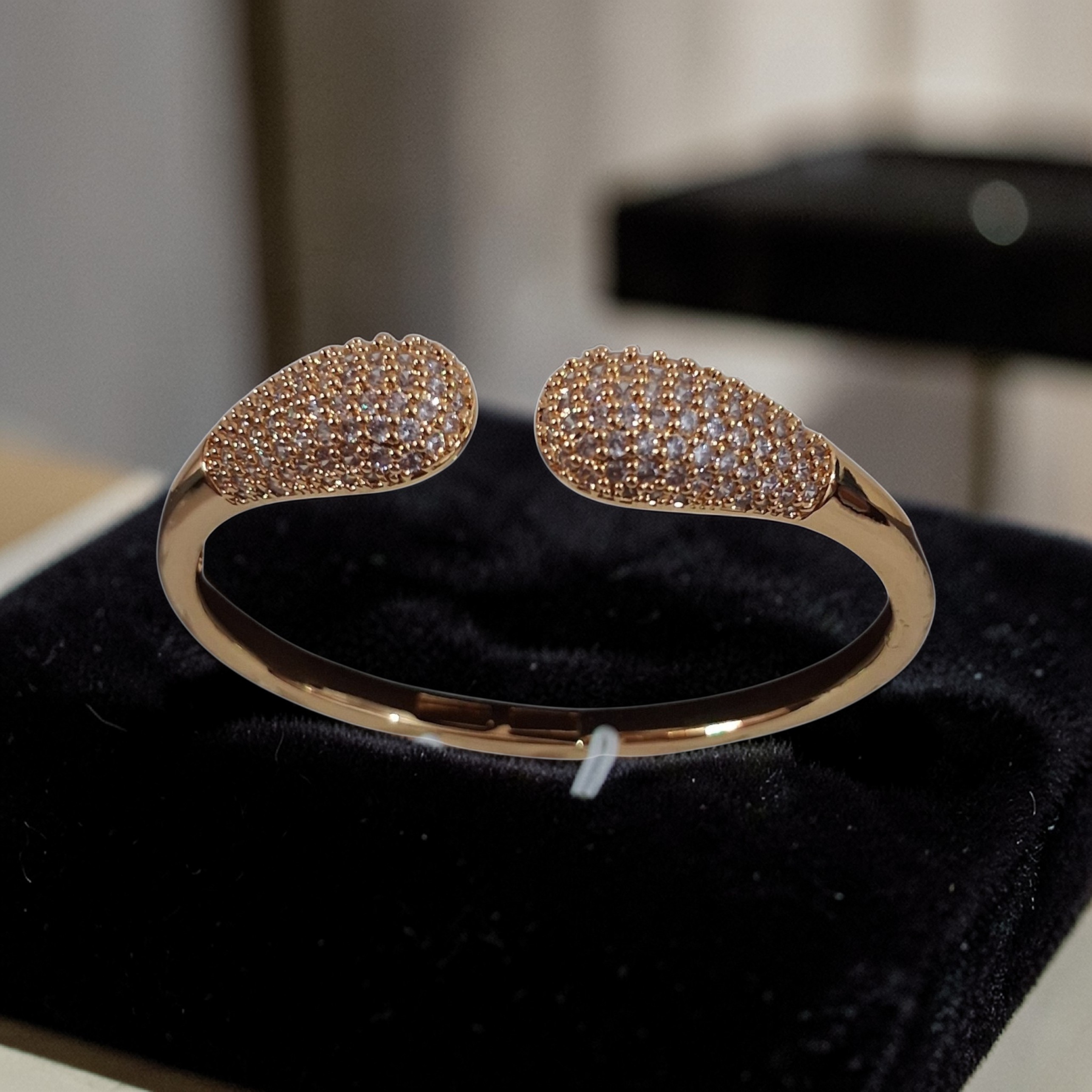 Gold-Plated Crystal Pavé Open Cuff Bangle – Anti-Tarnish Luxury Edition