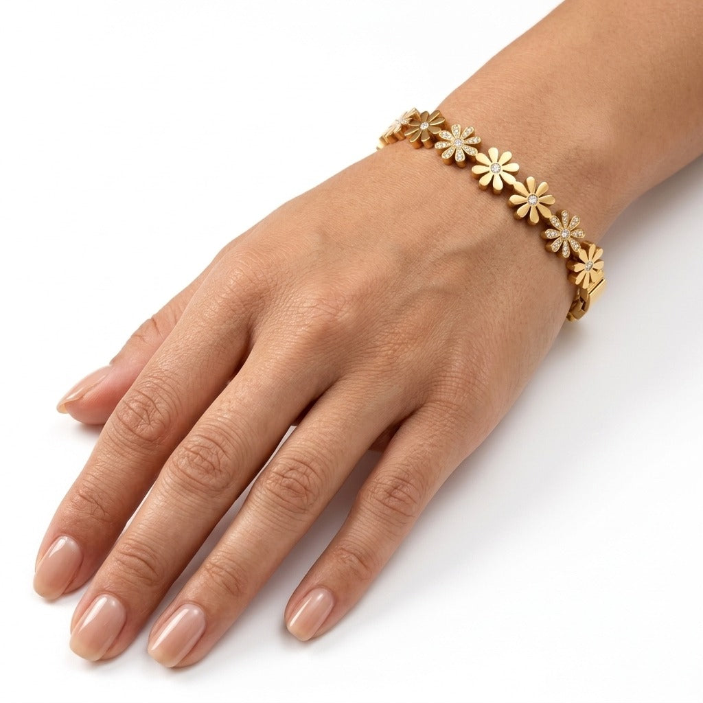 Daisy Bloom Gold Bracelet