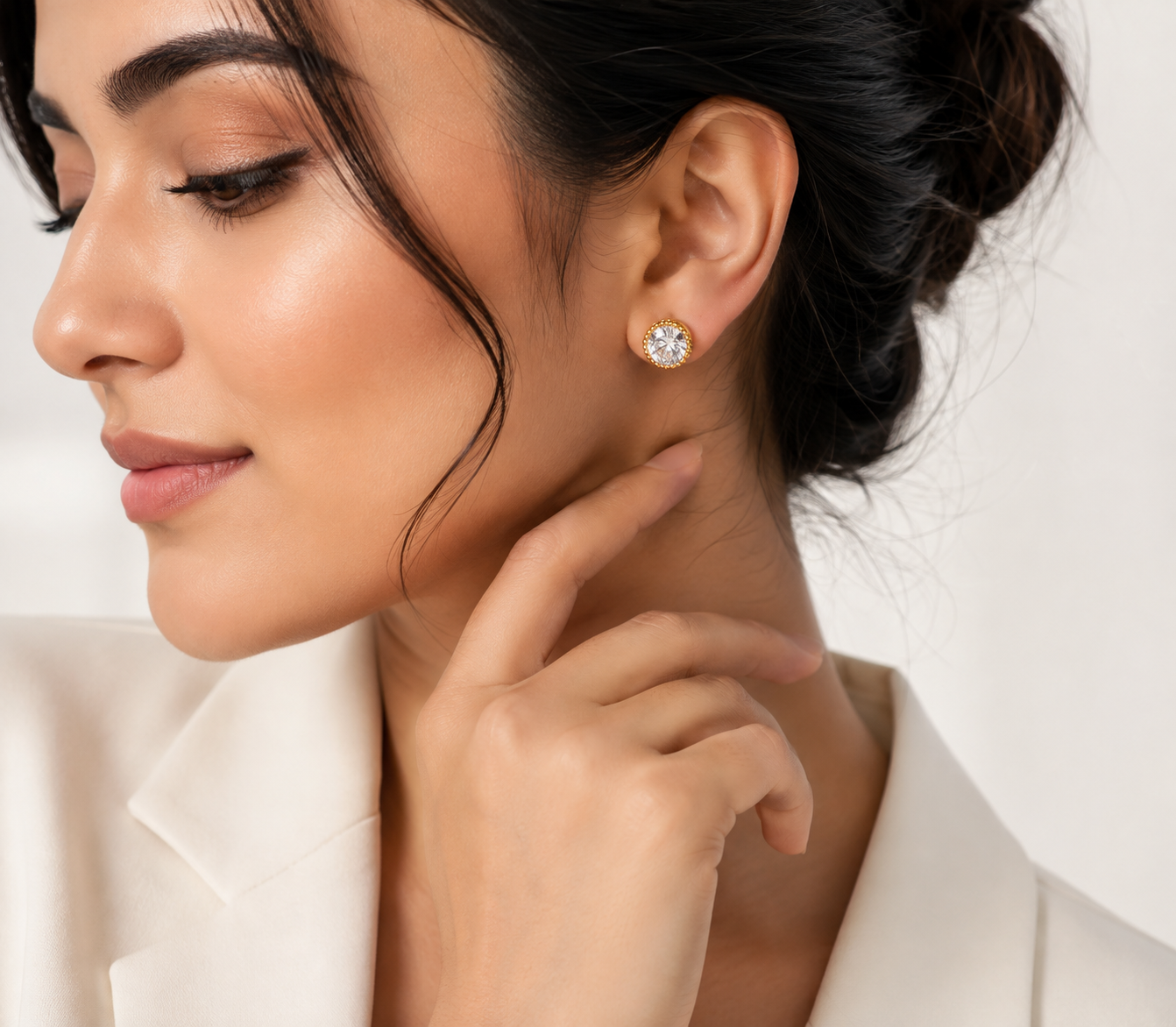 Elegant Round Crystal Gold Stud Earrings