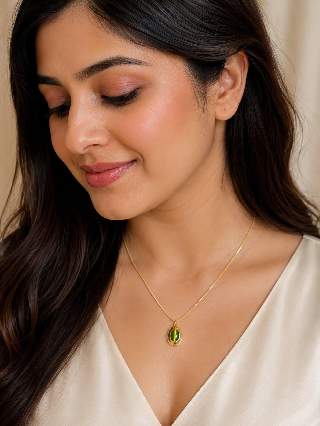 Premium Green Oval Stone Pendant Necklace