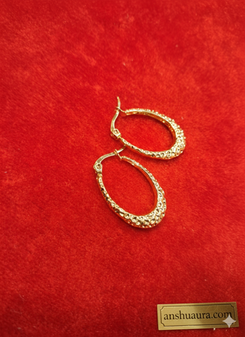Textured Golden Oval Hoop Earrings – Elegant Luxury Collection