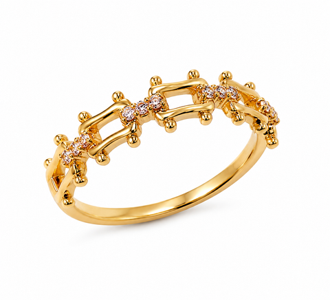 Golden Link Crystal Ring – Elegant